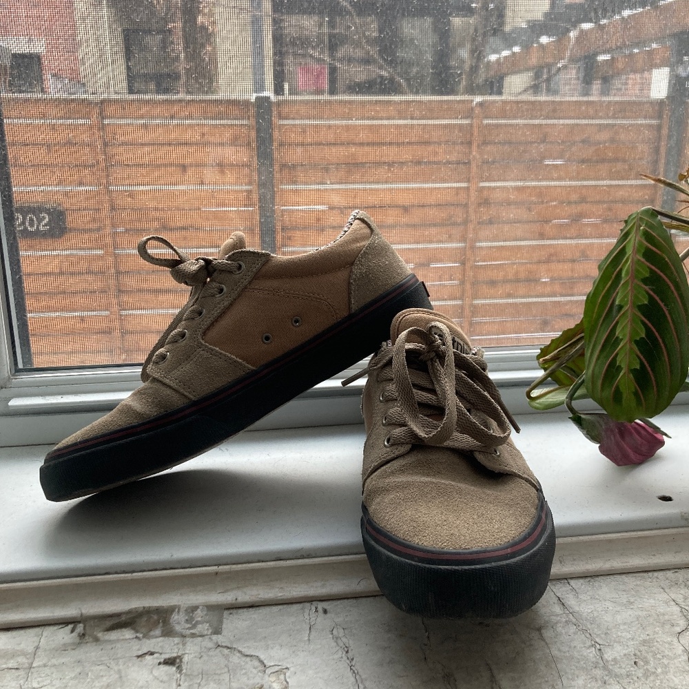 Etnies unisex super beautiful!!!